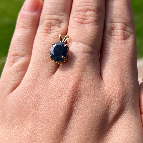 Sapphire pendant - Picture 2 of 3